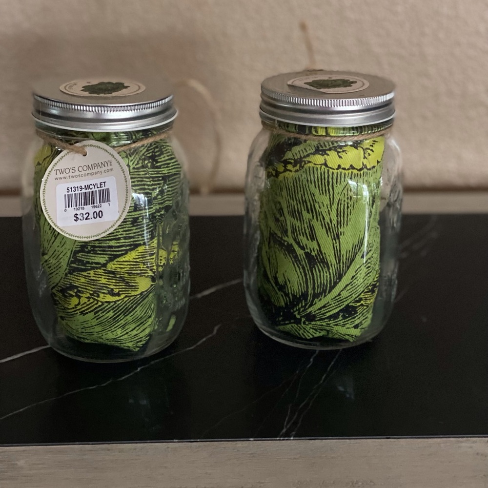 Apron organically designed LETTUCE. NWT